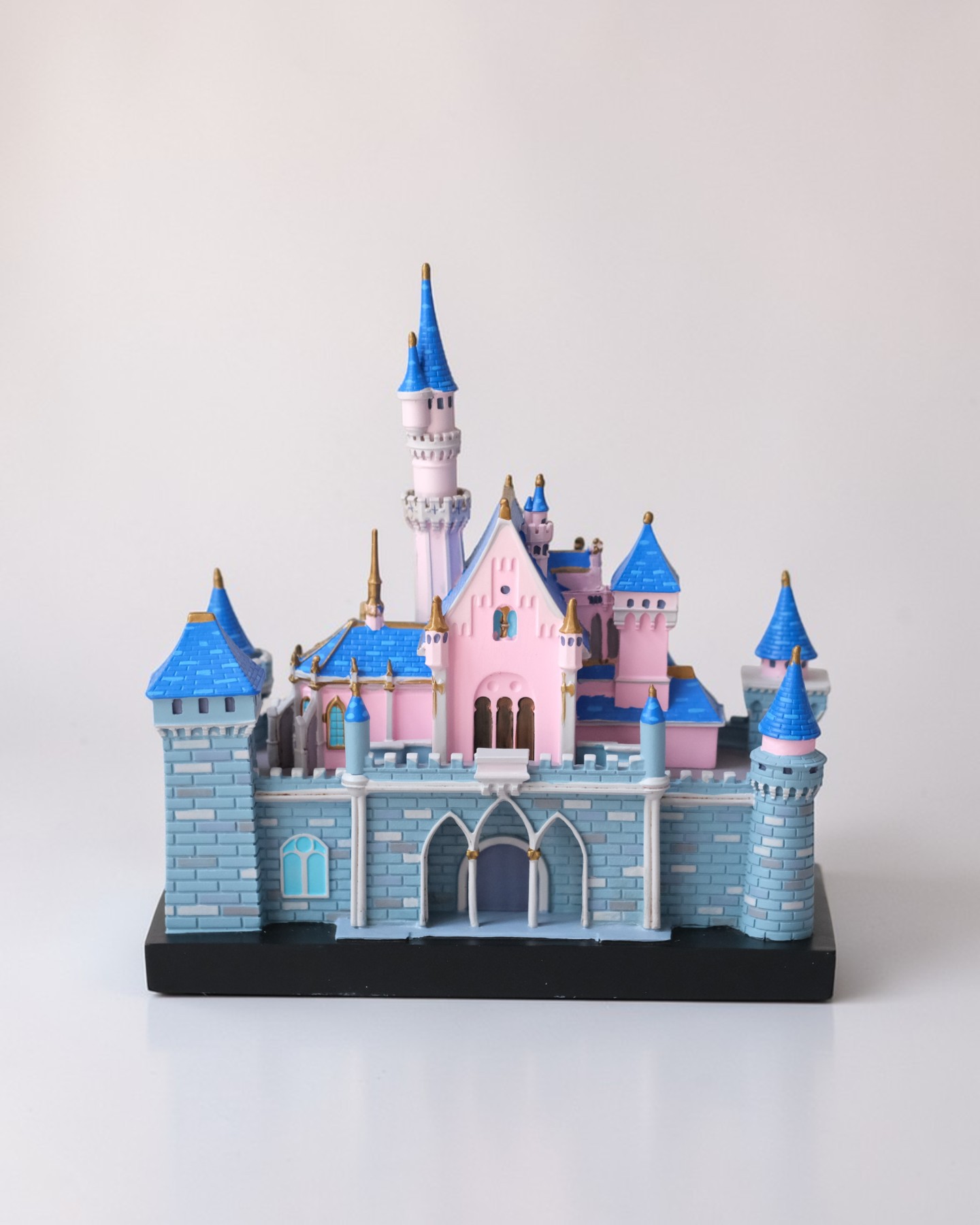 Mô Hình Lâu Đài Công Chúa Ngủ Trong Rừng