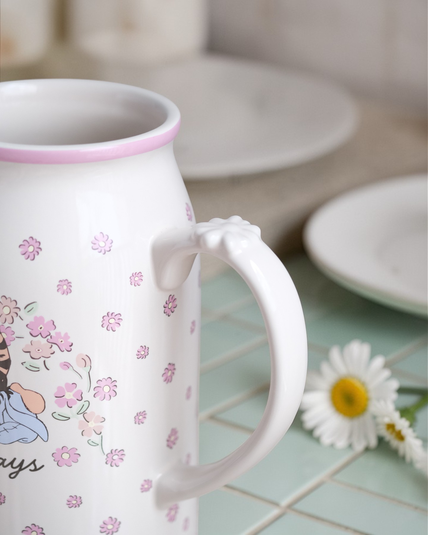 Bình rót nước hoa cúc Pooh 2025