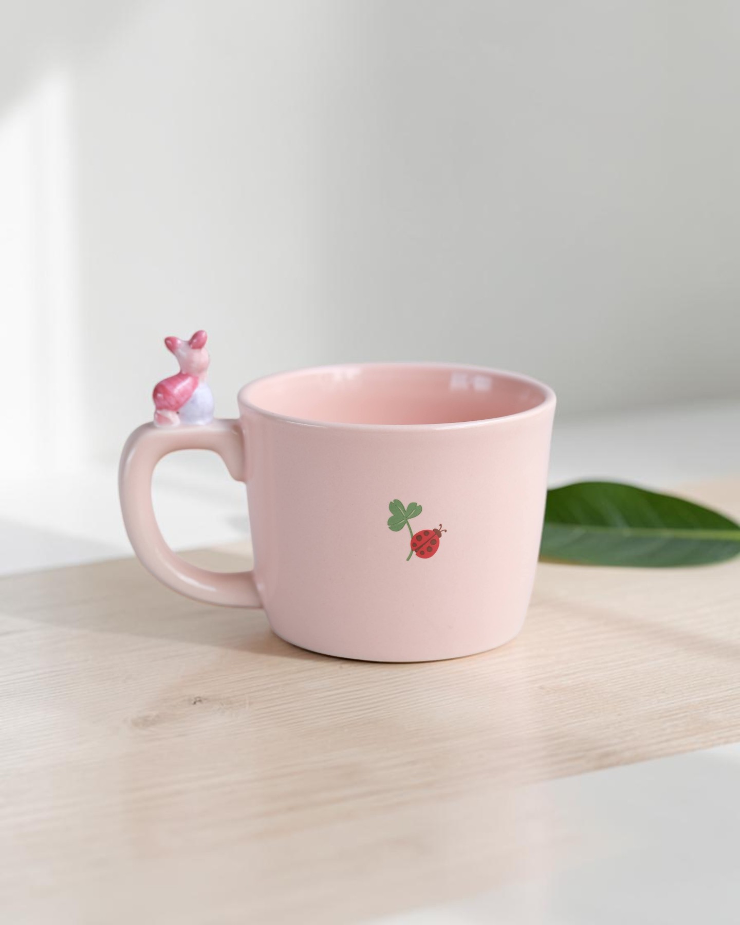 Ly Piglet Đu Quai Form Nhỏ 