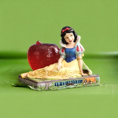 Tượng Snow White with Apple