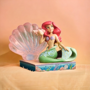 Tượng Ariel with Shell