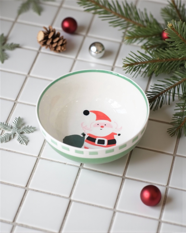 Tô Xmas Xanh Lá Lòng Santa Cầm Túi Quà