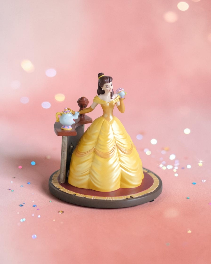 Tượng Belle Và Chip Potts