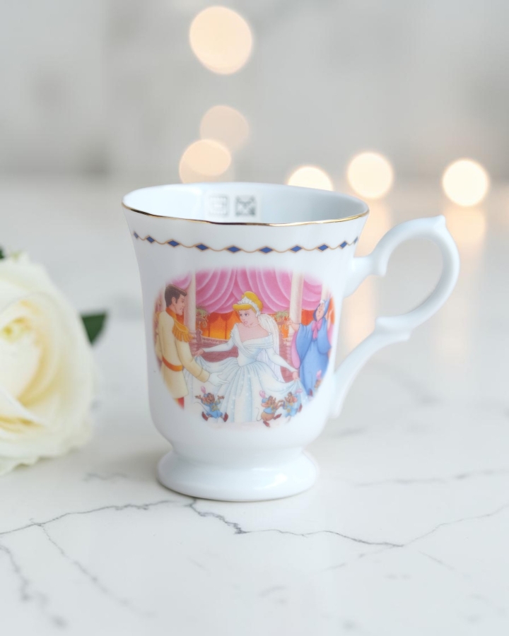 Ly sứ Công chúa Lọ Lem form chuông vintage
