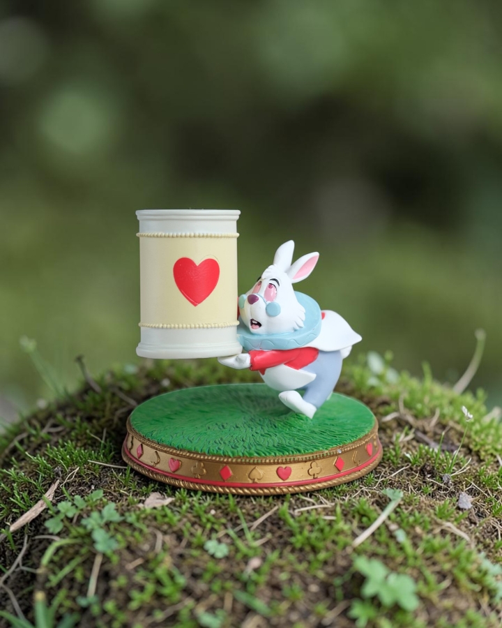 Đế nến Thỏ Alice Wonderland JP